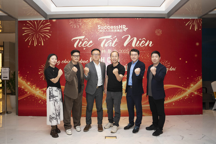 高管合照1.JPG